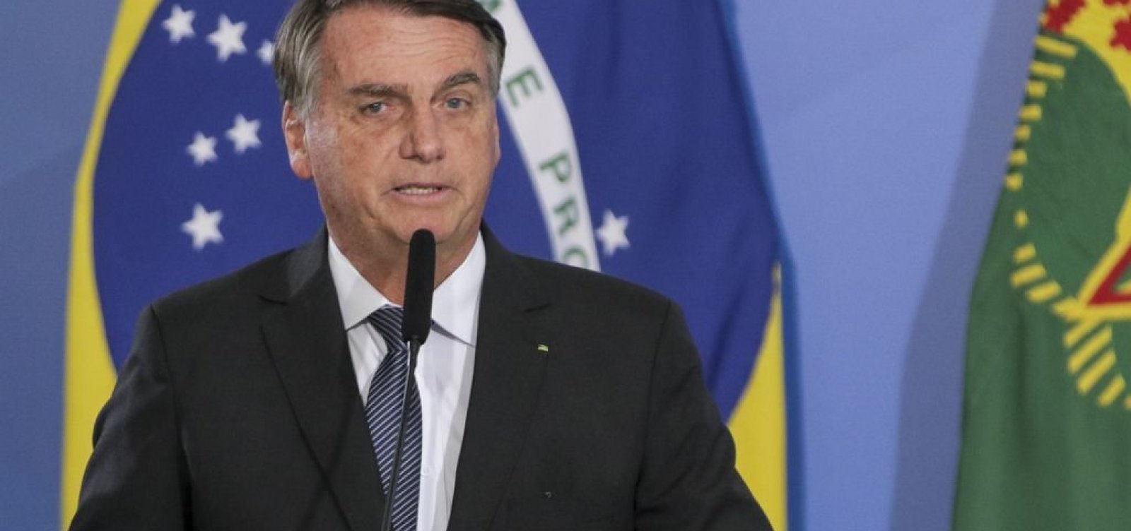 Bolsonaro ataca Moraes e chama autor de decisão contra empresários de “vagabundo”