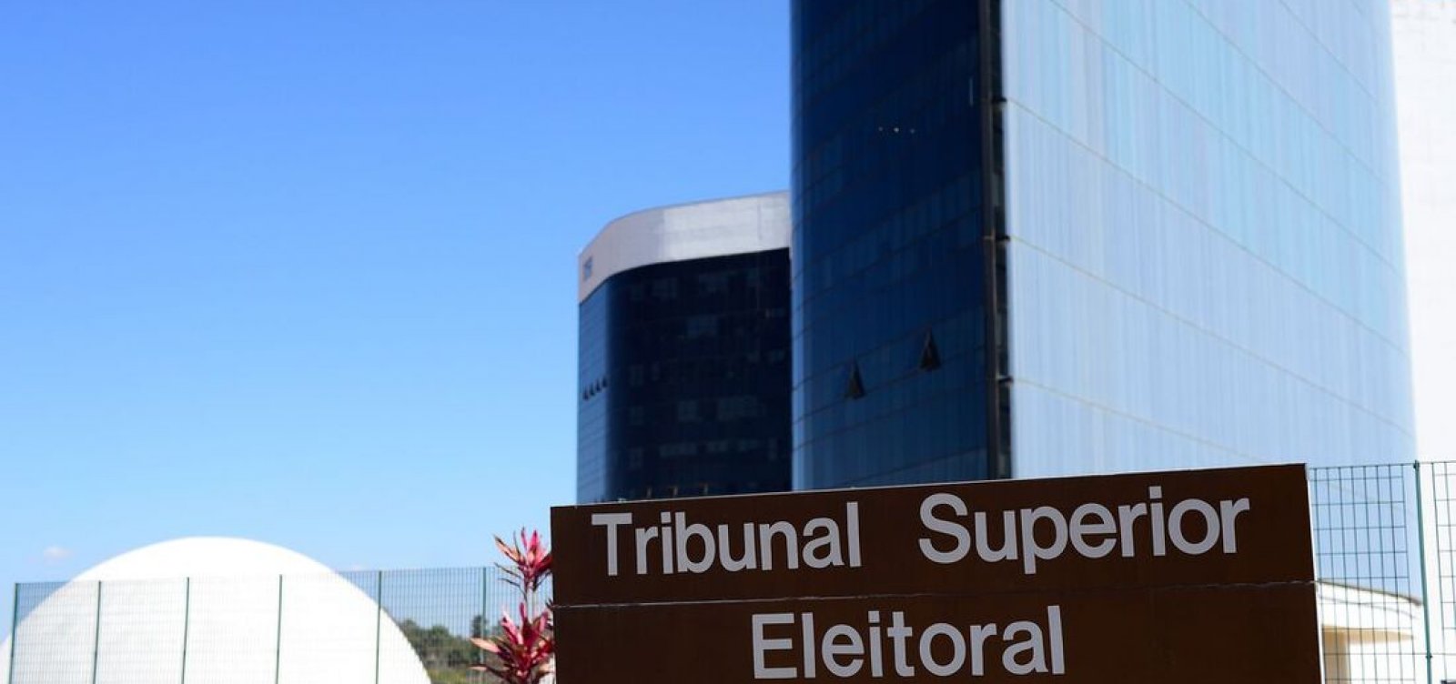 TSE manda tirar do ar postagens com fake news sobre Ipec e Instituto Lula
