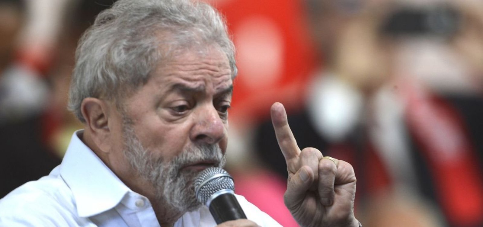 Vídeo em que homem diz que vai suspender marmitas a eleitora de Lula viraliza; ex-presidente se manifesta