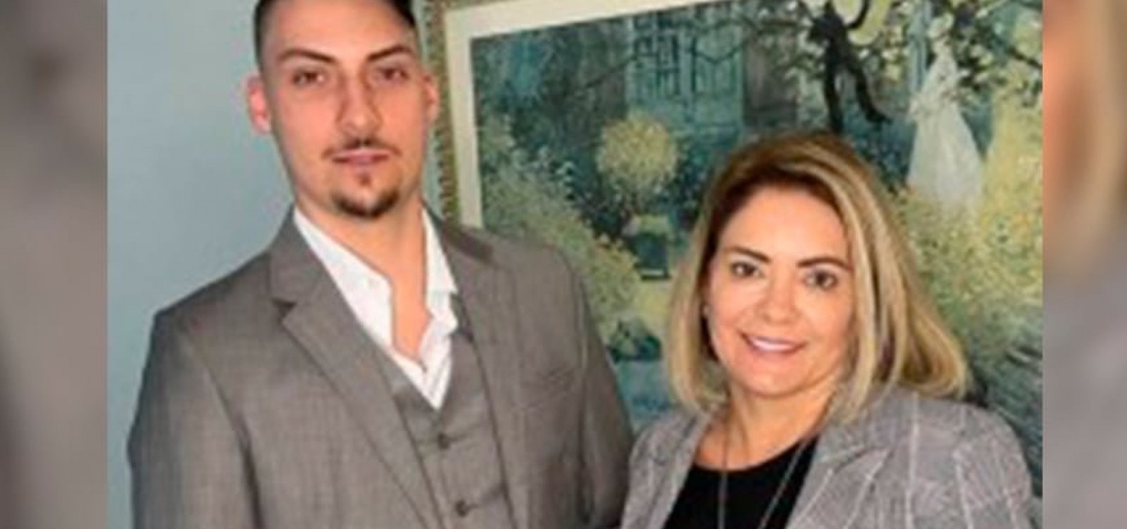 Após indireta da primeira-dama, Jair Renan sai em defesa da mãe, que usa "Bolsonaro" nas urnas