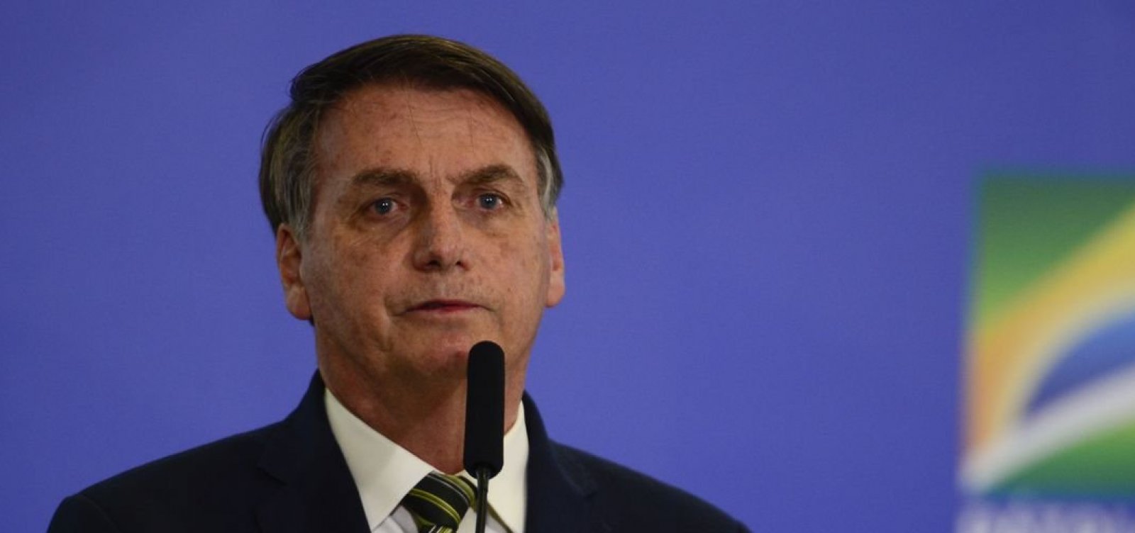 Bolsonaro ataca decisão do TSE que proíbe lives no Alvorada: "Estapafúrdia"