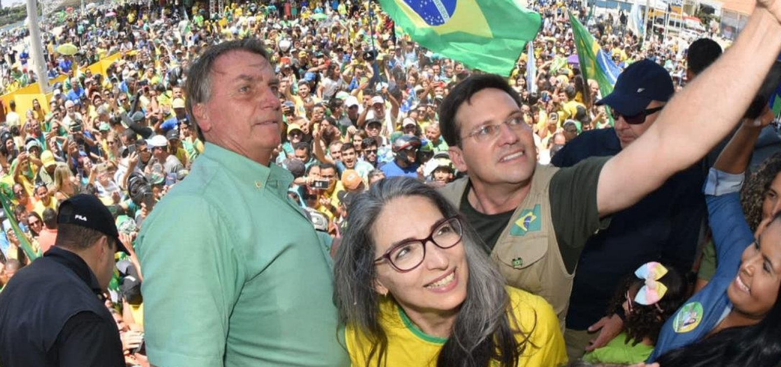 Bolsonaro ataca Rui Costa e ACM Neto durante passagem pela Bahia; veja vídeo