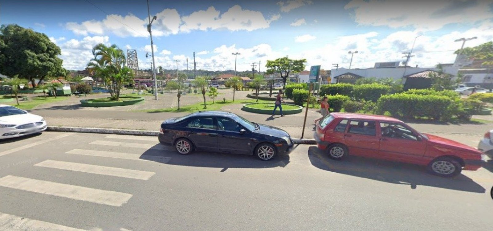 Mulher é assassinada a golpes de faca no centro de Simões Filho