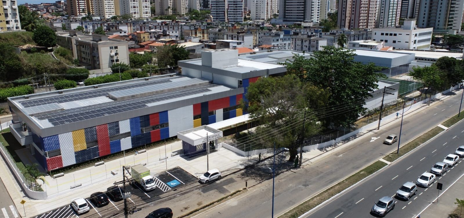 Novo colégio estadual é inaugurado no bairro do Imbuí, em Salvador