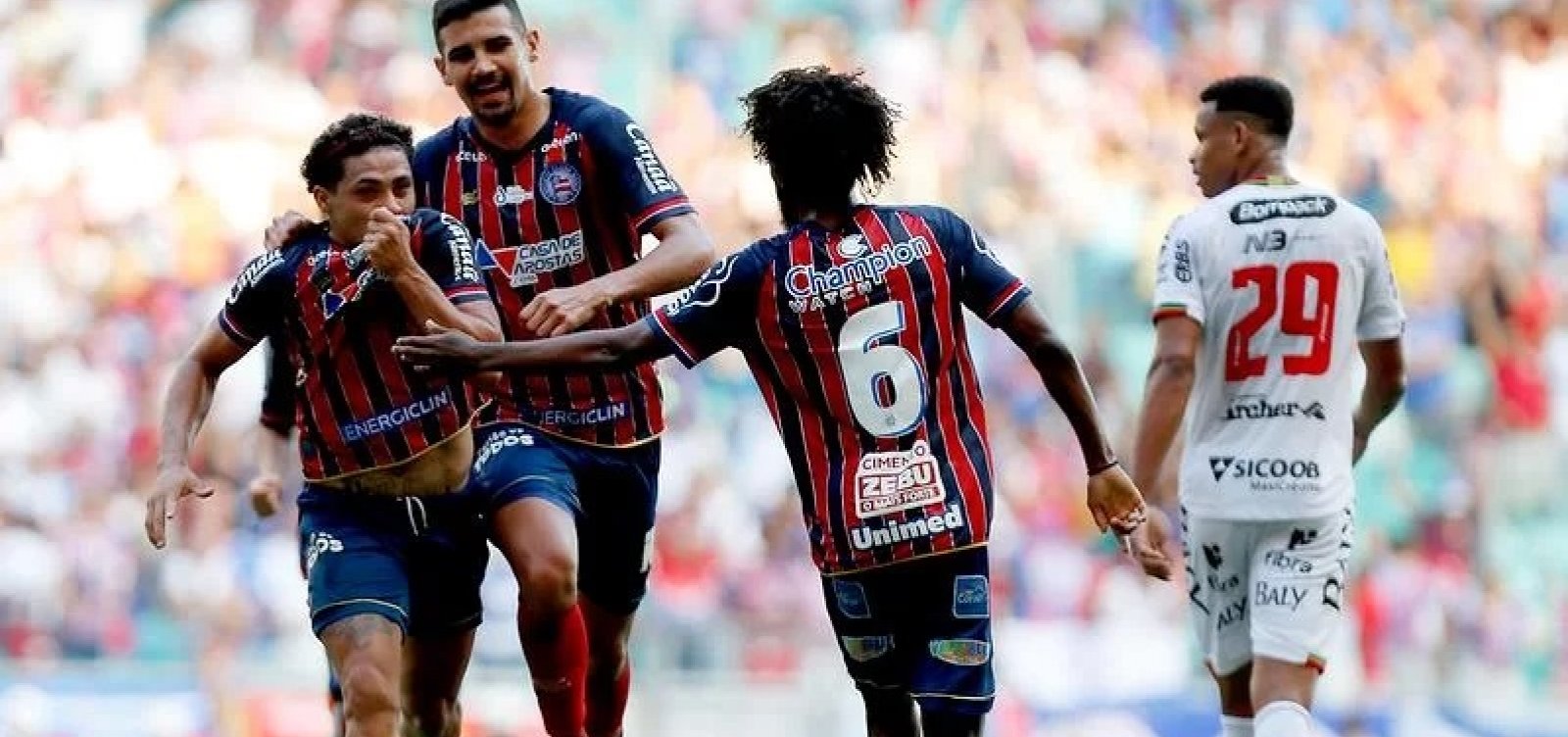 Bahia vence em casa e aumenta vantagem no G4