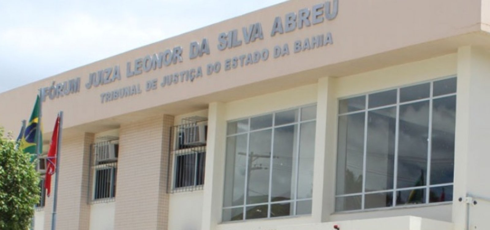 Acusado de matar ex-mulher a facadas na frente do filho é condenado a 22 anos de prisão na Bahia