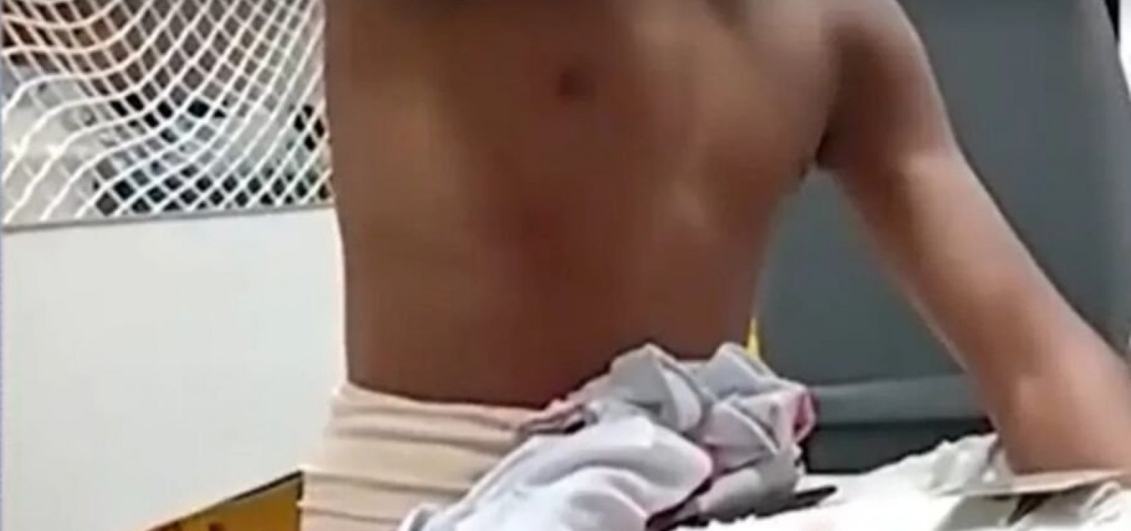 Estudante esfaqueia colega em frente à escola em Jequié