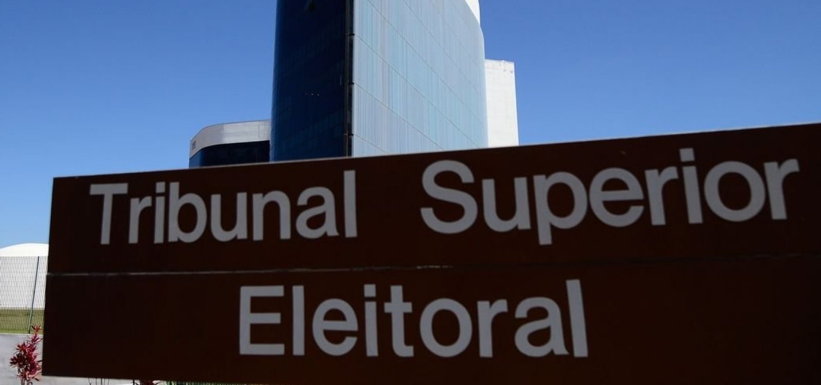 TSE remove 334 posts sobre presidenciáveis; 43 decisões foram contra Bolsonaro e aliados 