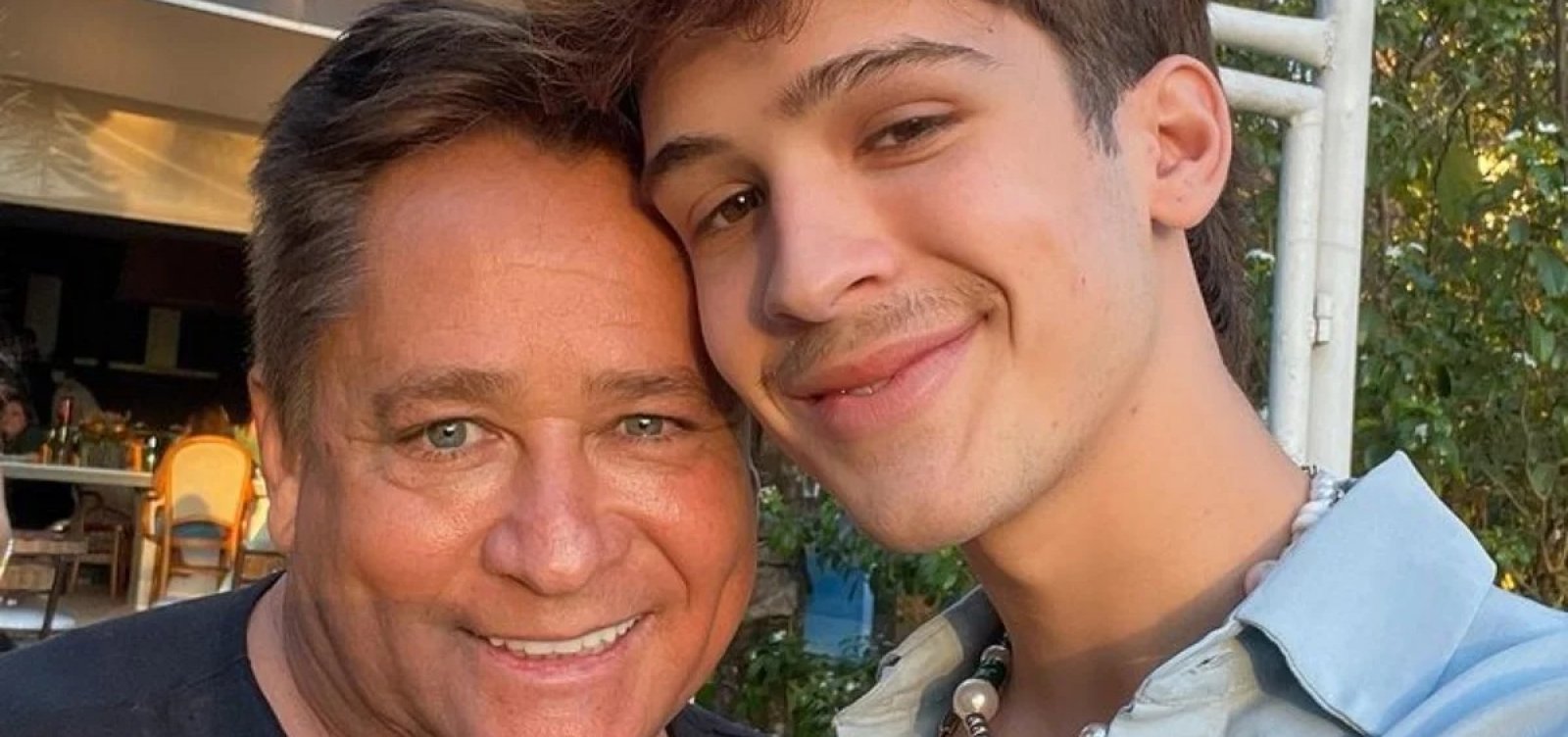 Leonardo declara apoio a Bolsonaro e filho critica: "Me enoja"