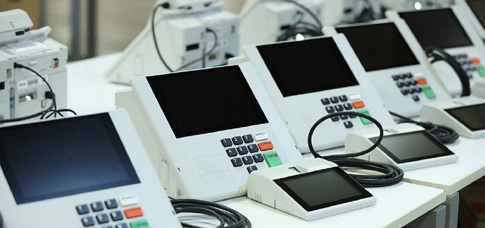 Defesa se compromete a enviar relatório de fiscalização de urnas ao TSE