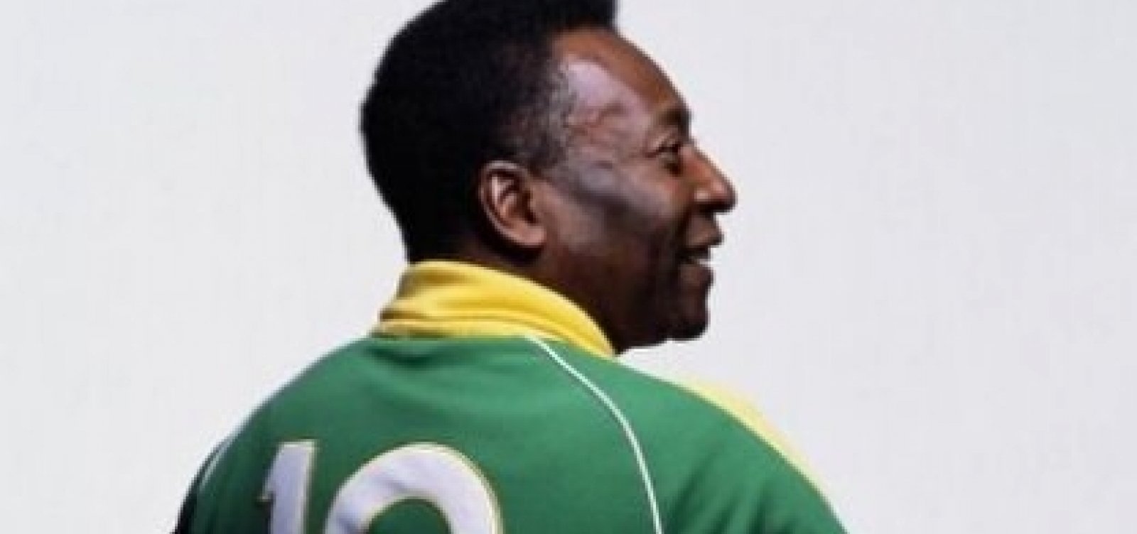 Pelé comemora 82 anos e é homenageado pelo Santos e pela CBF