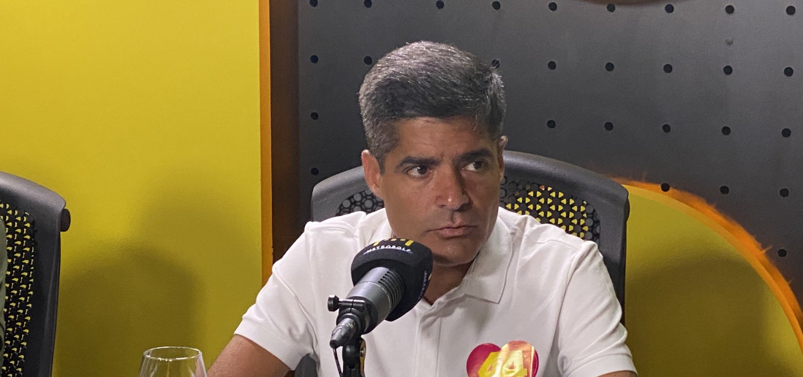 Neto justifica ausência em debates no primeiro turno: “Só dois foram sérios”