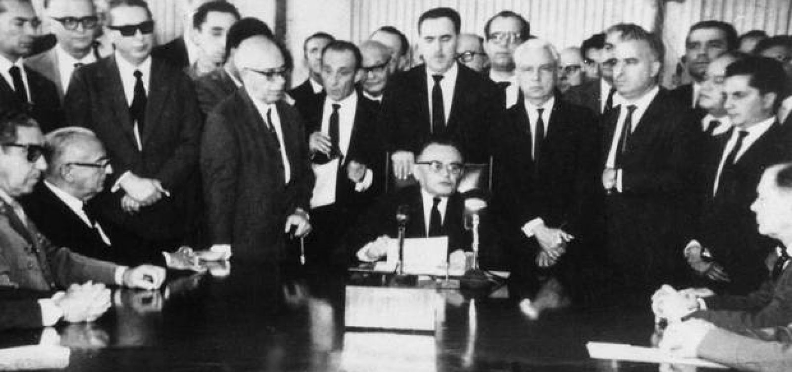 AI-2: O decreto que tirou dos brasileiros o direito de escolha do seu presidente há 57 anos