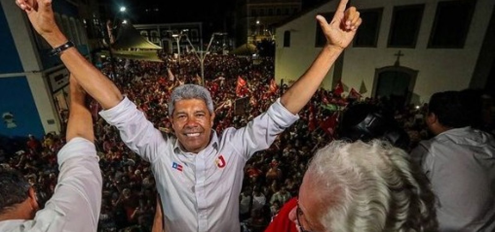 Jerônimo participa de missa na Igreja do Bonfim nesta segunda