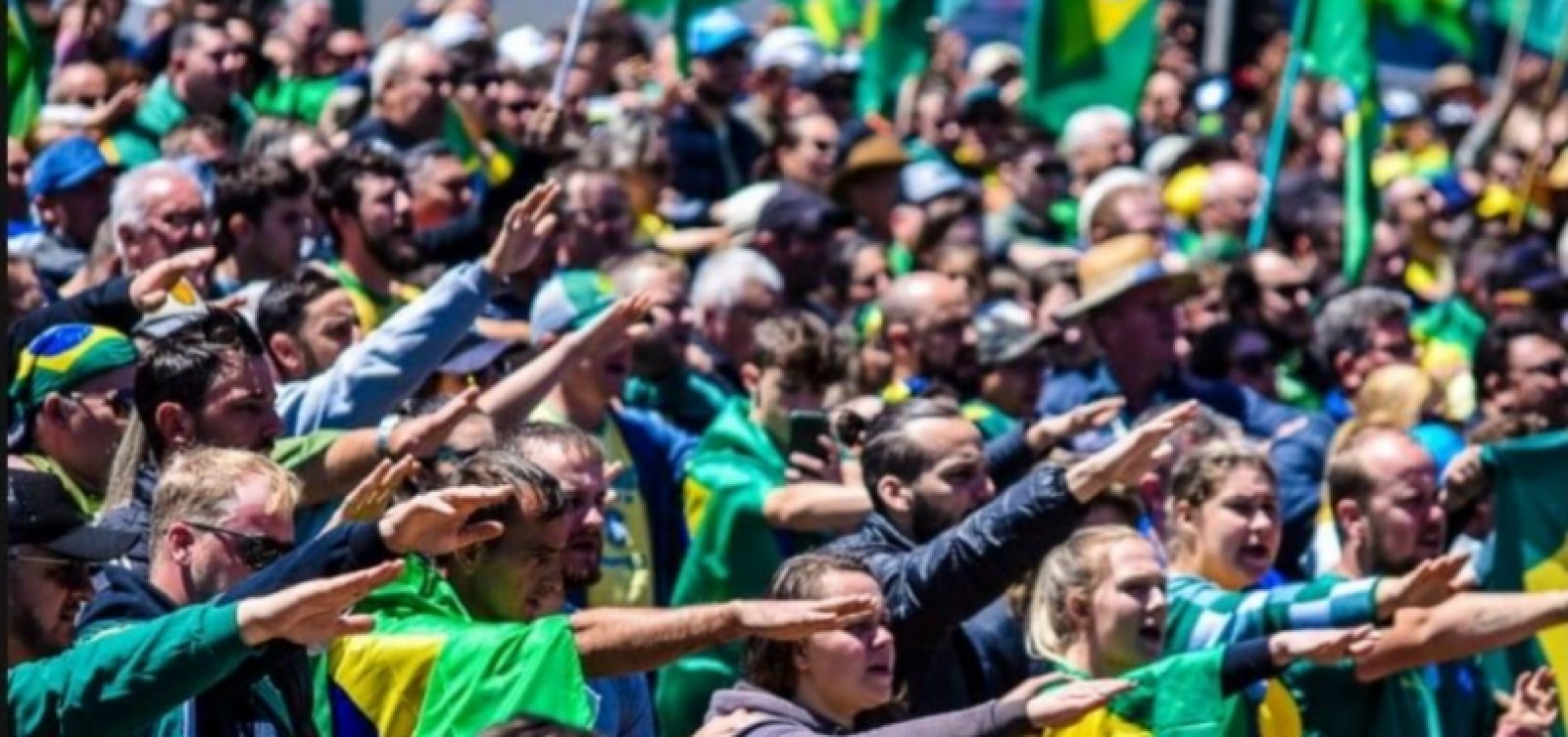 MP apura saudação nazista feita por apoiadores de Bolsonaro em Santa Catarina