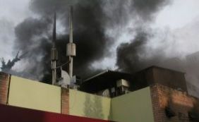 “Foco é evitar que fogo se alastre”, diz major sobre incêndio em restaurante