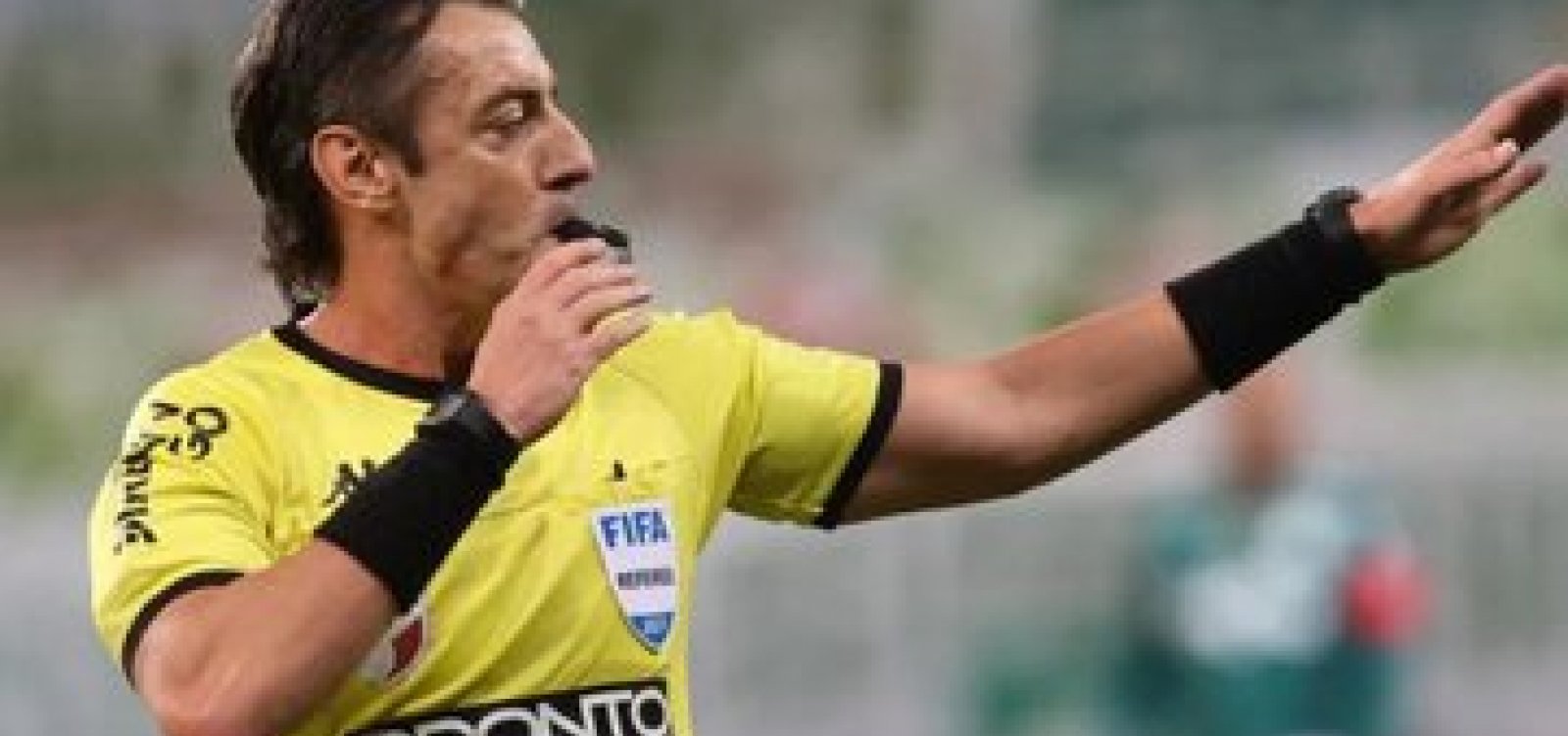 Copa do Mundo: trios de árbitros brasileiros apitam em rodada de estreia