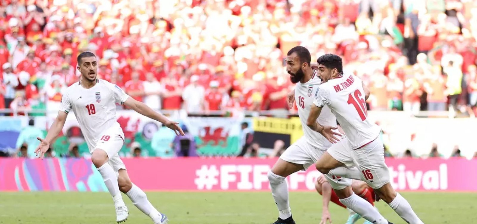 Após duas bolas na trave, Irã vence País de Gales com dois gols nos  acréscimos