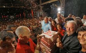 Em festa do PT, Lula diz: "Se precisar, serei candidato a presidente em 2018"