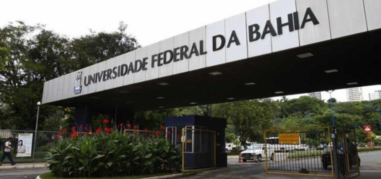 Perto do fim, governo Bolsonaro bloqueia R$ 13,7 milhões do orçamento da Ufba