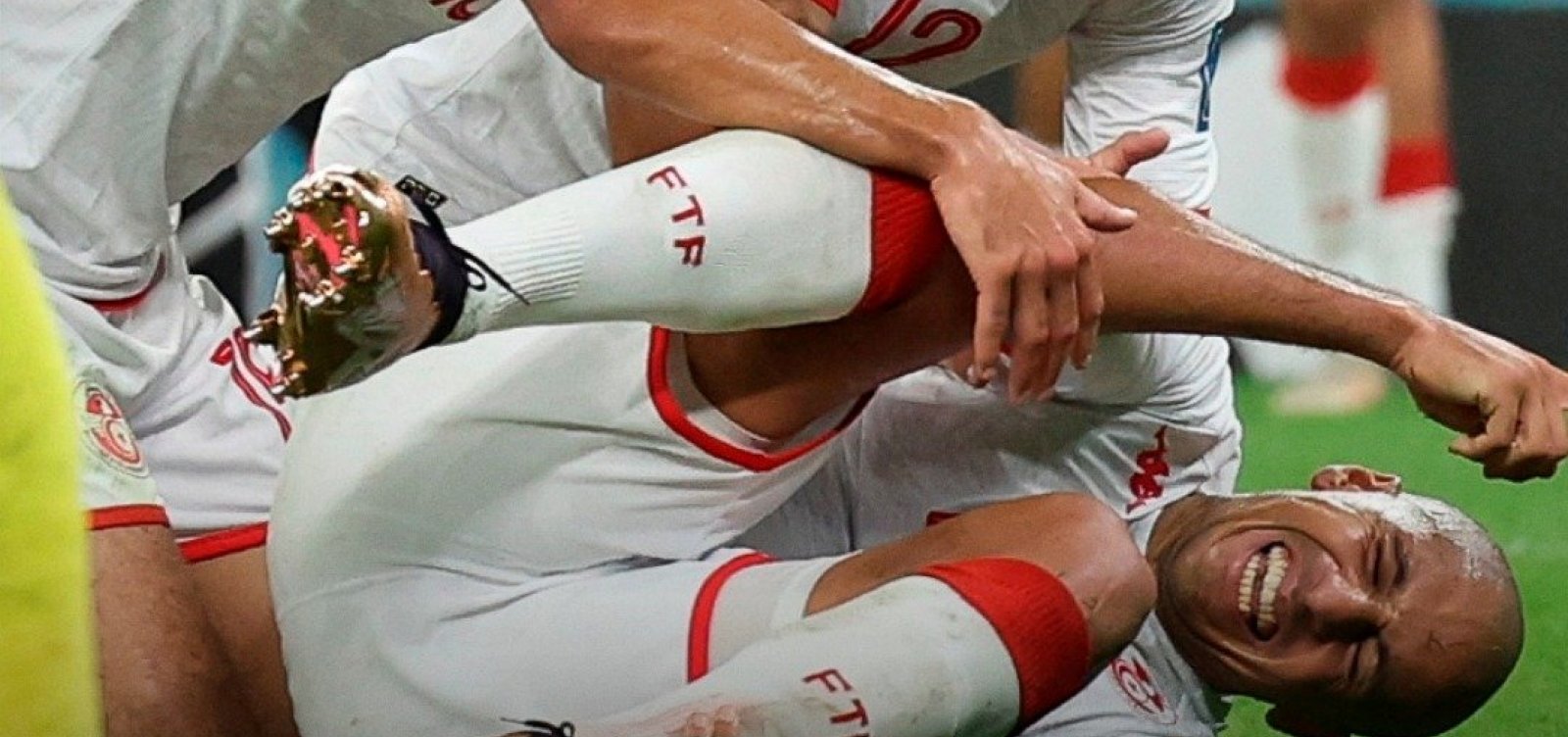 França tem gol anulado nos acréscimos e Tunísia vence por 1 a 0, mas não avança para oitavas