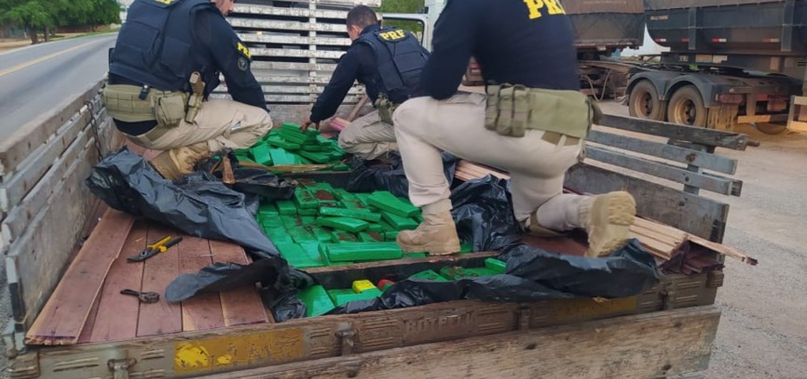 PRF apreende quase meia tonelada de maconha, na Bahia 