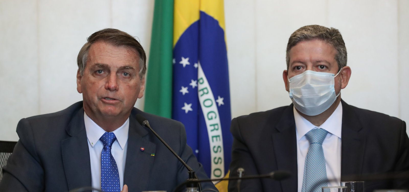 Arthur Lira concede aposentadoria parlamentar superior a R$ 30 mil a Bolsonaro