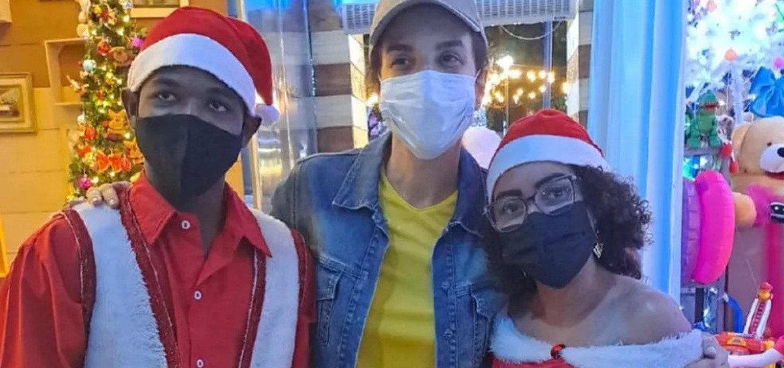 De máscara e boné, Ivete Sangalo visita decoração de Natal no Campo Grande  e é reconhecida por fãs - Metro 1