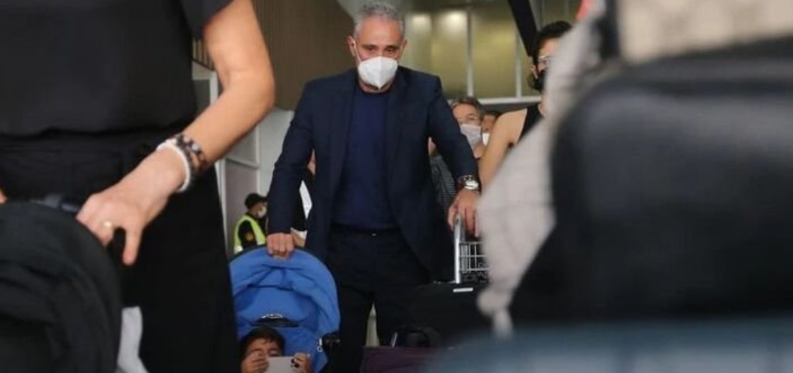 Ap&oacute;s derrota no Catar, Tite e delega&ccedil;&atilde;o brasileira desembarcam no Brasil