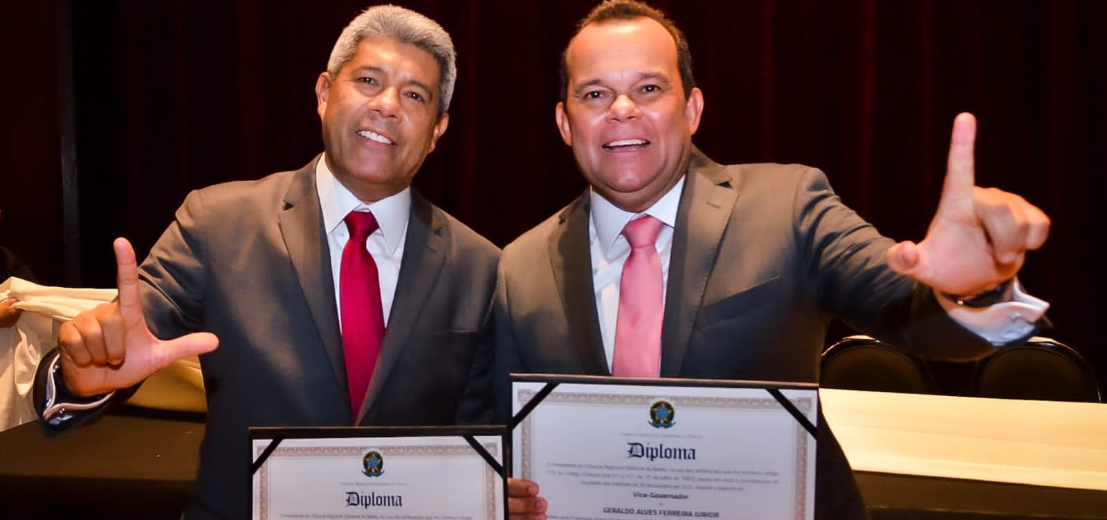 Em cerimônia no TCA, Jerônimo é diplomado e diz que secretários serão anunciados na segunda