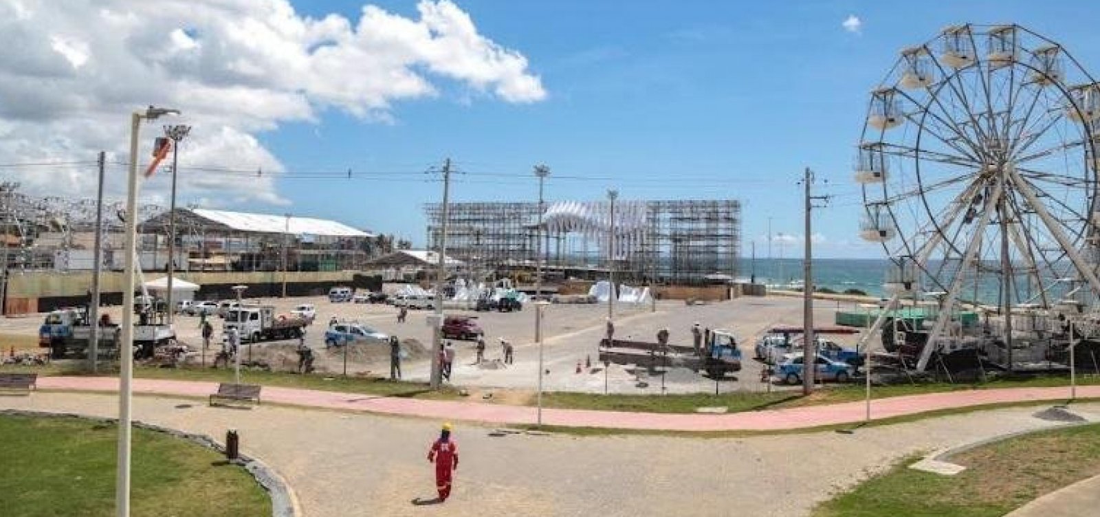 Palcos e rodas gigantes: prefeitura monta grande estrutura para Festival Virada Salvador