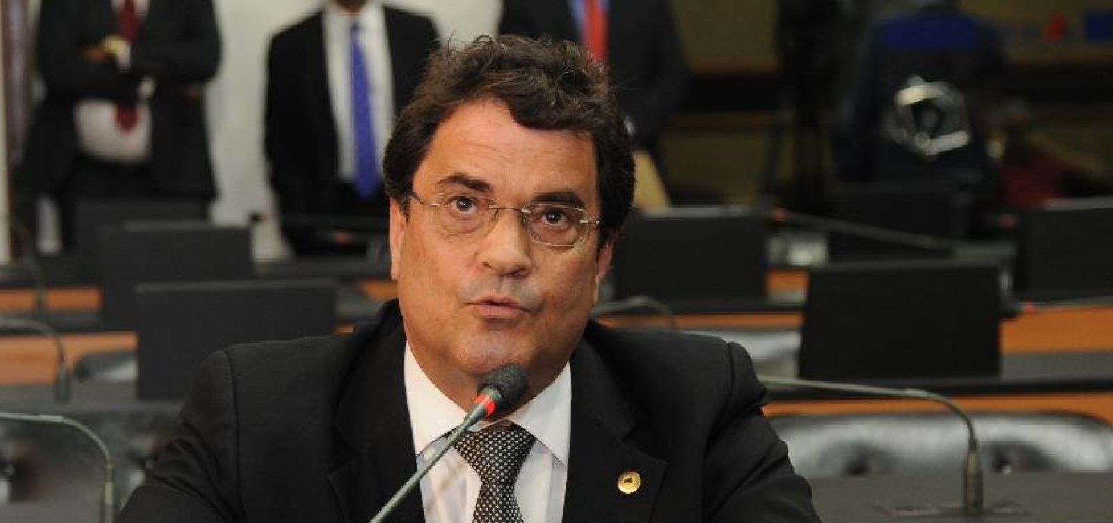 PSB cogita indicar Angelo Almeida para secretário e garantir mandato para Fabíola Mansur