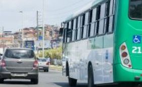 Passageiros reagem e espancam assaltante de ônibus na Av . Paralela