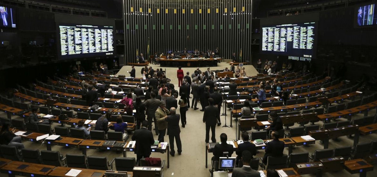 Cai reprovação do Congresso e melhora avaliação entre eleitores de Bolsonaro, aponta Datafolha 
