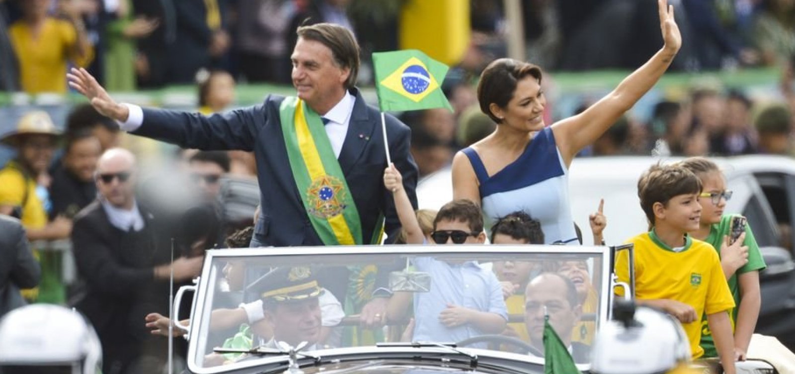 Em crise conjugal, Jair Bolsonaro e Michelle devem viajar separados na posse