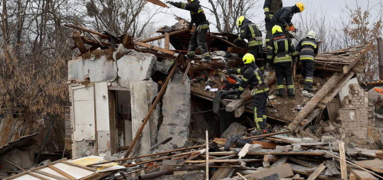 Rússia dispara mais de 120 mísseis contra a Ucrânia e deixa quase metade de Kiev sem energia