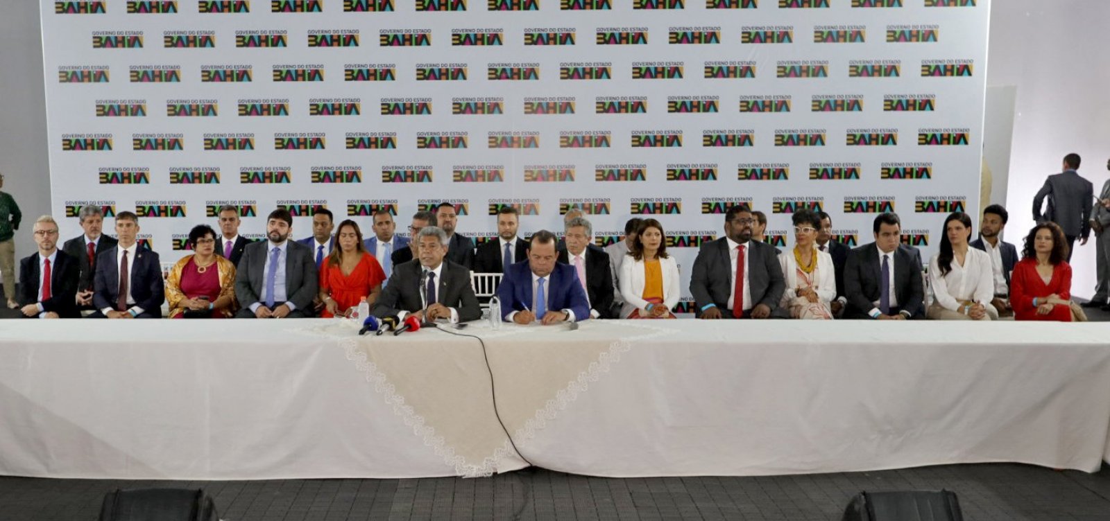 Em posse de secretariado, Jerônimo afirma que novas reformas administrativas podem acontecer