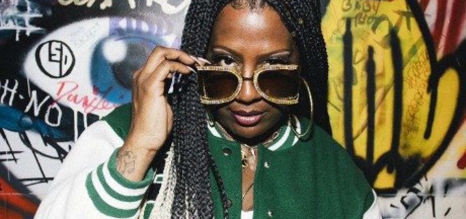 Pioneira do rap feminino americano é encontrada morta em casa aos 43 anos