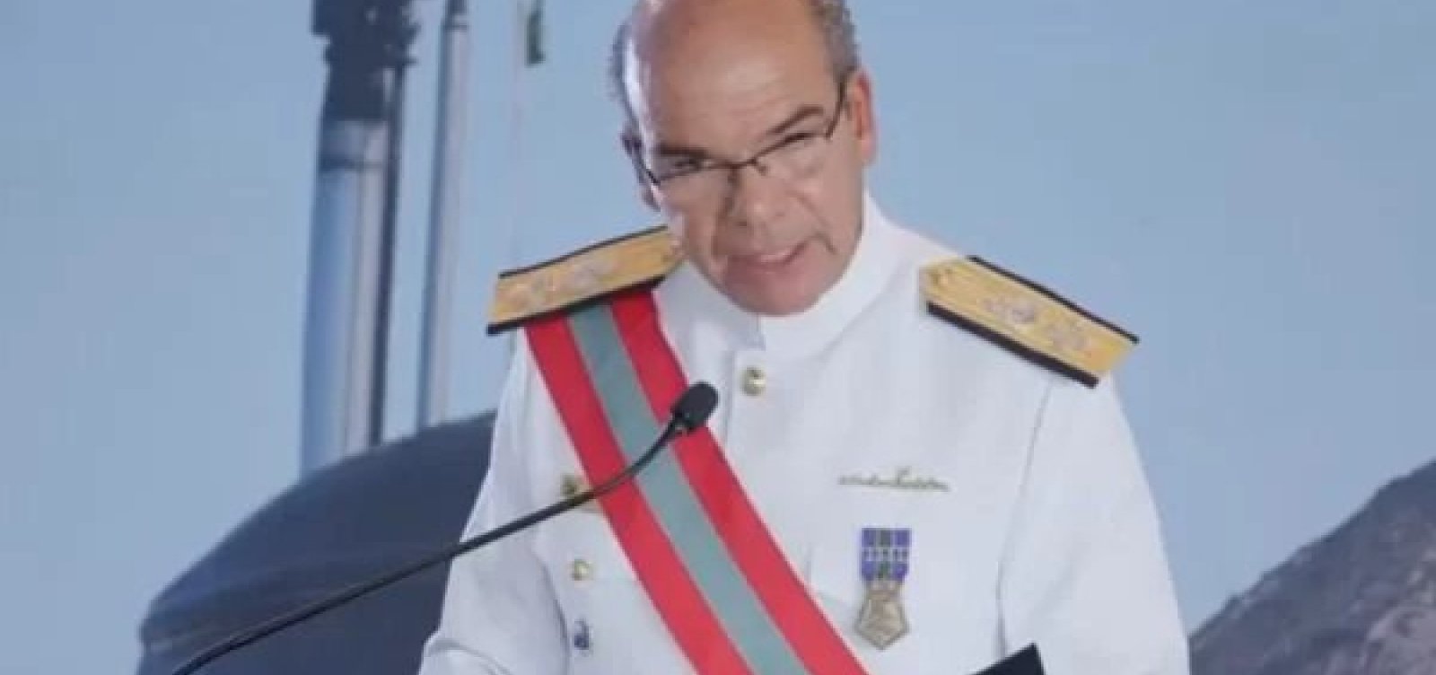 Marcos Olsen assume comando da Marinha; solenidade não contou com presença do antecessor no cargo
