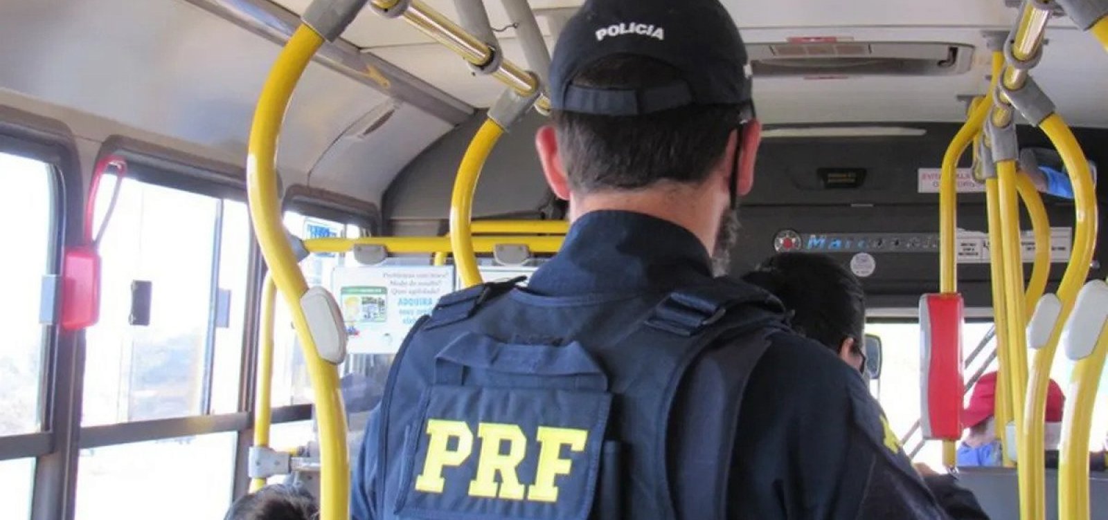 Homem é Preso Suspeito De Se Masturbar Dentro De ônibus Na Bahia - Metro 1