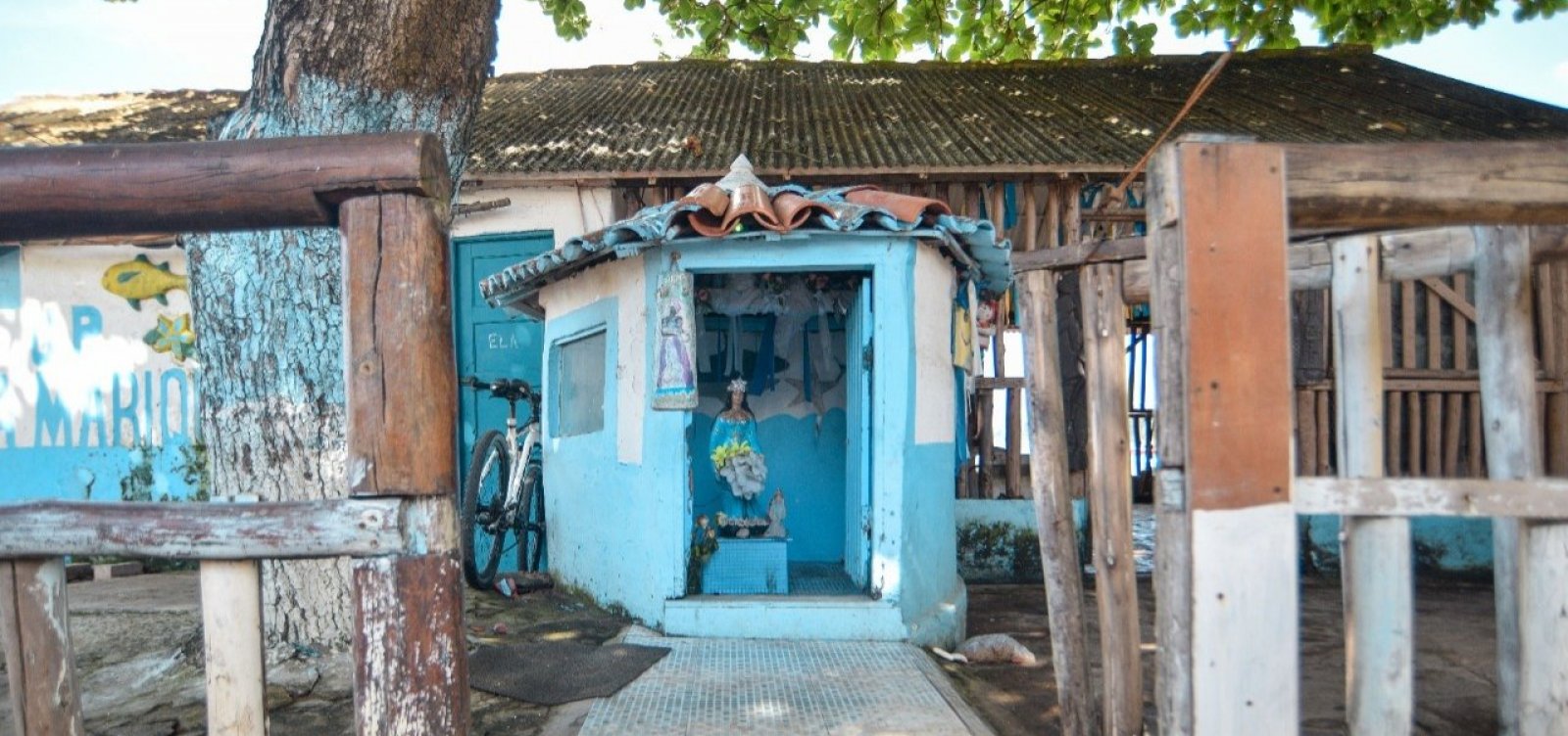 Prefeitura inicia trabalho de reconstrução da Colônia de Pescadores do Rio Vermelho