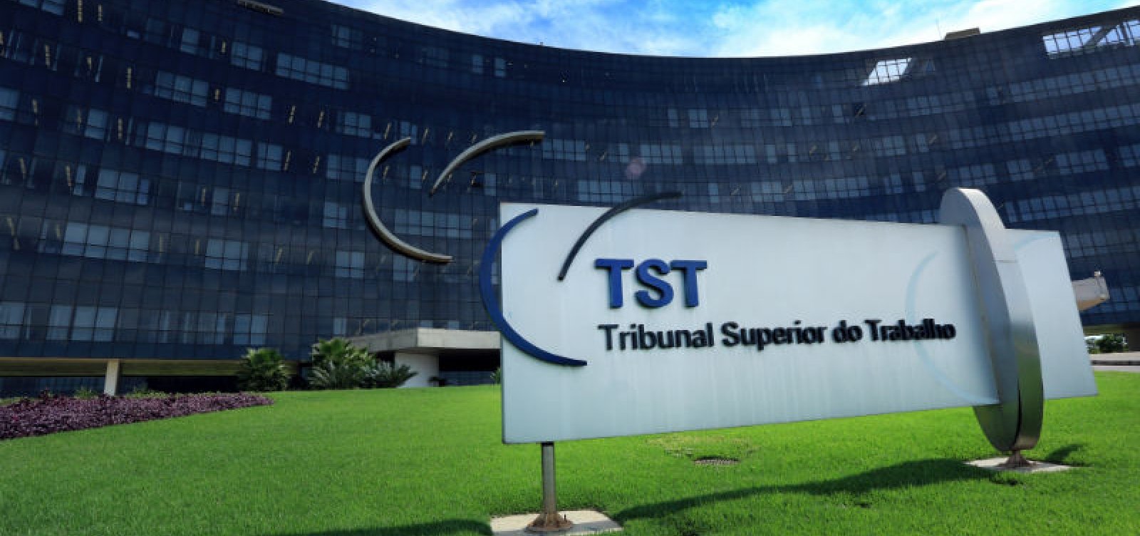 Município baiano é multado por não recolher FGTS de servidora