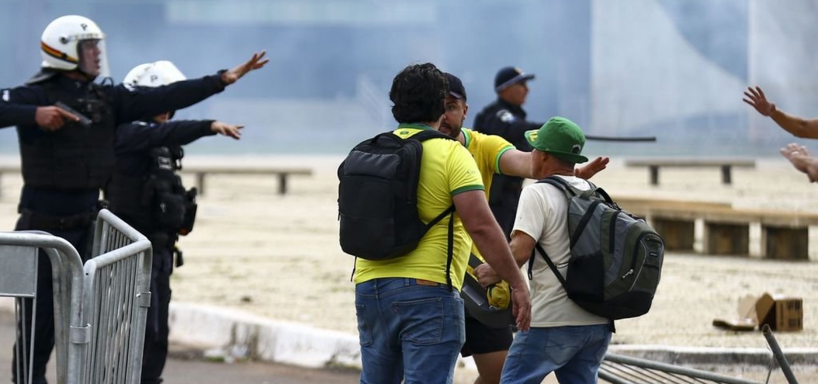 Responsáveis por atos terroristas em Brasília são encaminhados para penitenciárias do DF