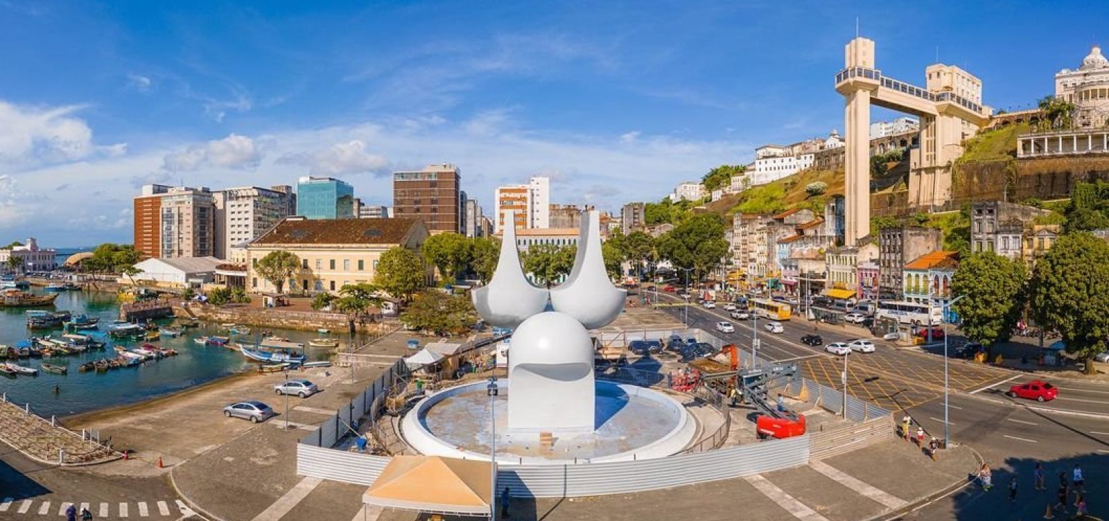 Monumento à Cidade do Salvador, de Mário Cravo Jr, é reinaugurado no Comércio