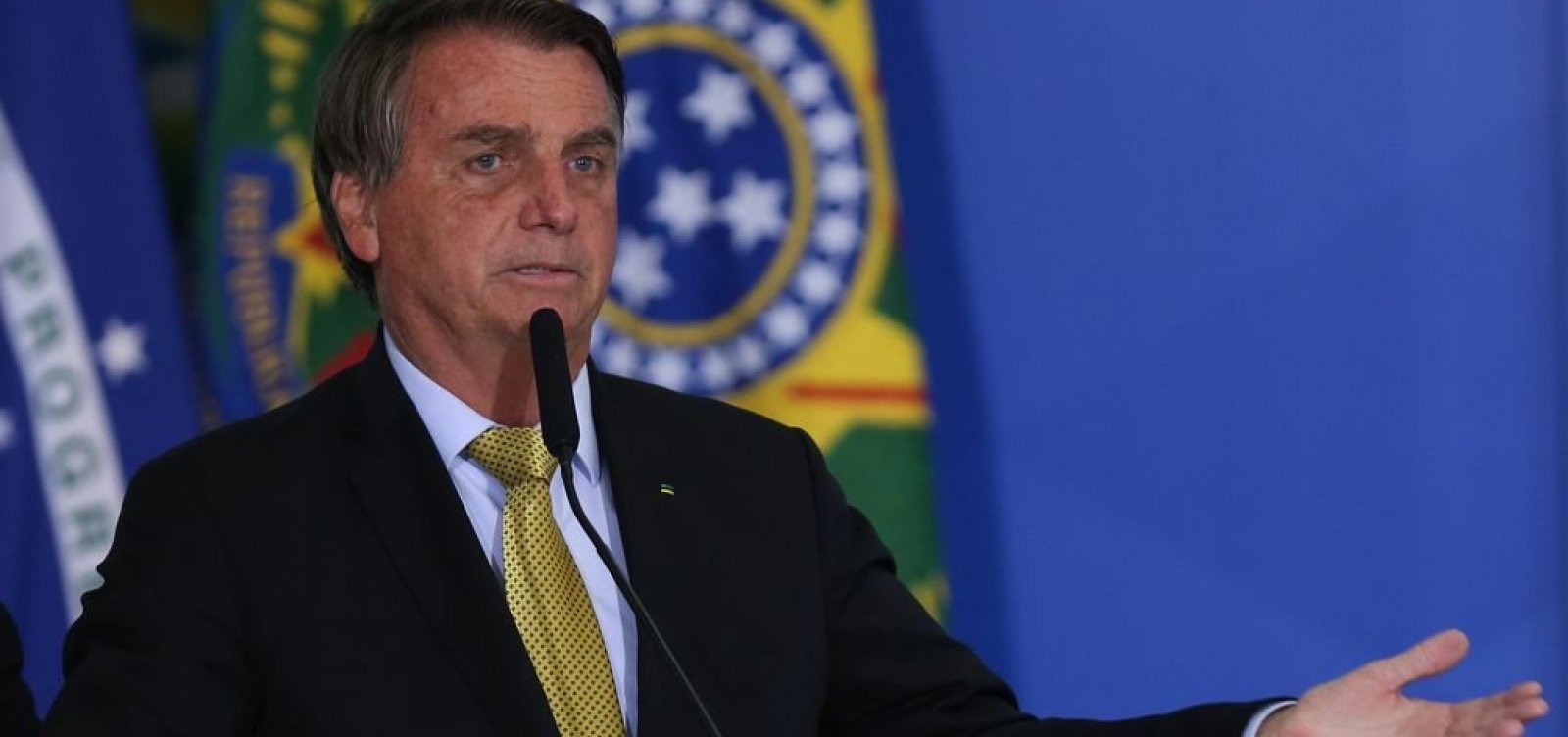 Gastos de cartões corporativos do governo Bolsonaro são divulgados; valor atinge R$ 27,6 milhões