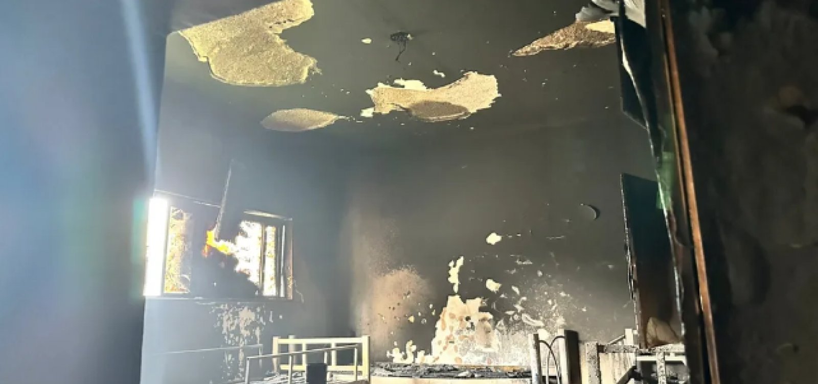 Incêndio destrói alojamento do Samu em Feira de Santana