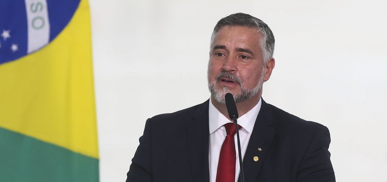 Governo Lula quer convidar influenciadores para formar "gabinete do amor" em secretaria