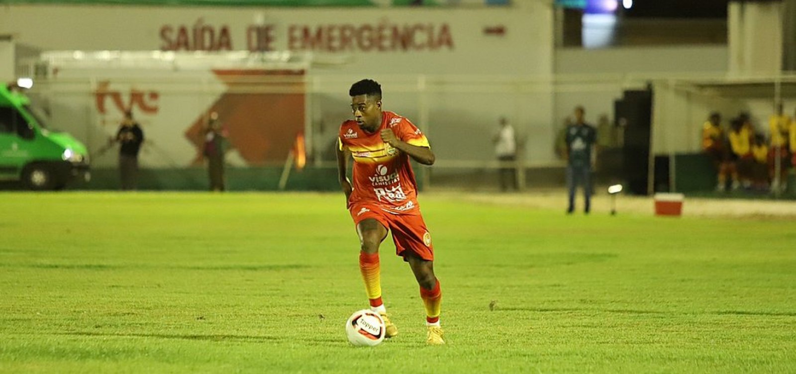 Vitória toma virada, perde por 3x1 e se complica no Campeonato Baiano 