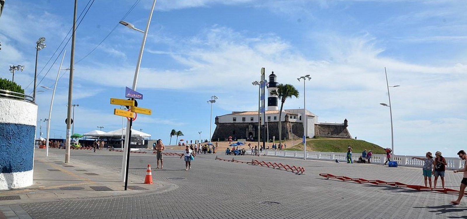 Largo do Farol da Barra terá trânsito interditado nesta terça-feira; confira alternativas