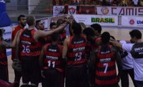 Precisando vencer, Universo/Vitória recebe o vice-líder Bauru em Salvador